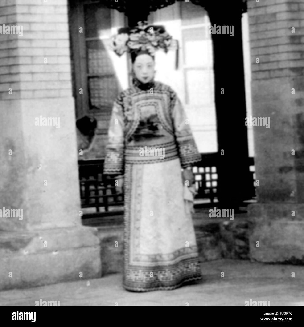 Questa voce documenta una nobile famiglia della tarda dinastia Qing in Cina, riflettendo lo status sociale e il contesto storico. Foto Stock