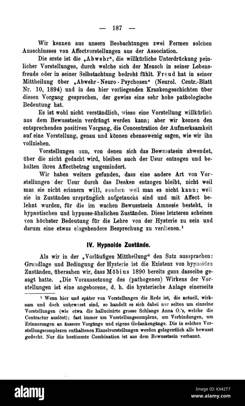 Questa pagina di *De Studien über Hysterie* descrive gli studi psicologici dell'isteria, mostrando casi clinici, sintomi e teorie sviluppate da Freud e Breuer Foto Stock