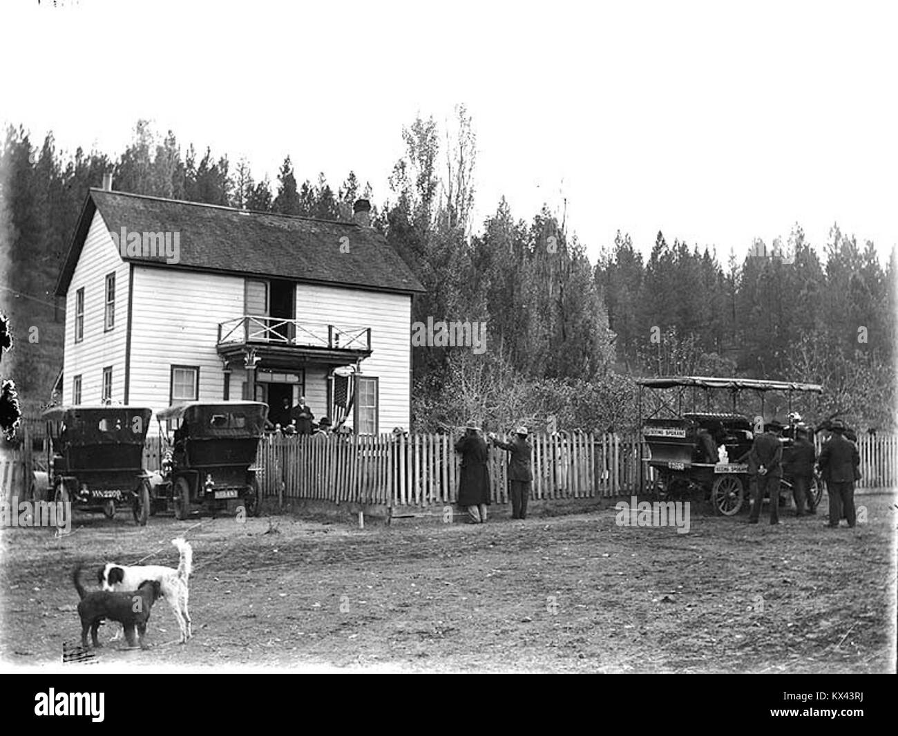 La dedizione di una stele commemorativa della missione indiana sulla Chamokane Creek, Contea di Spokane, Washington, 1908 bar (203) Foto Stock