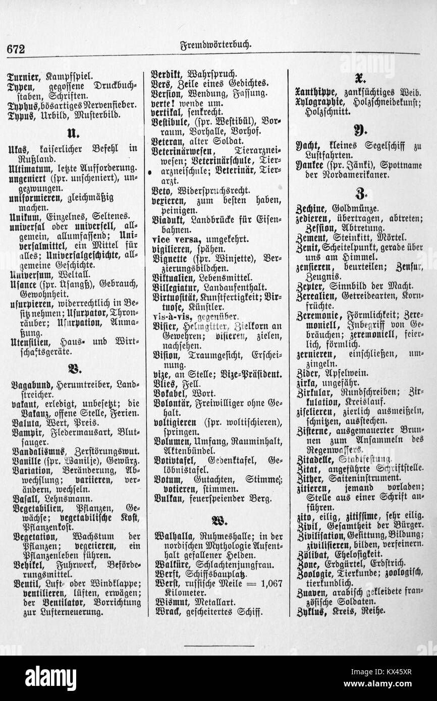 Der Haussekretär, edito da Carl otto a Berlino intorno al 1900, presenta informazioni pratiche sull'amministrazione familiare, la corrispondenza personale e la condotta sociale, riflettendo la vita quotidiana nella Germania dell'inizio del XX secolo. Foto Stock
