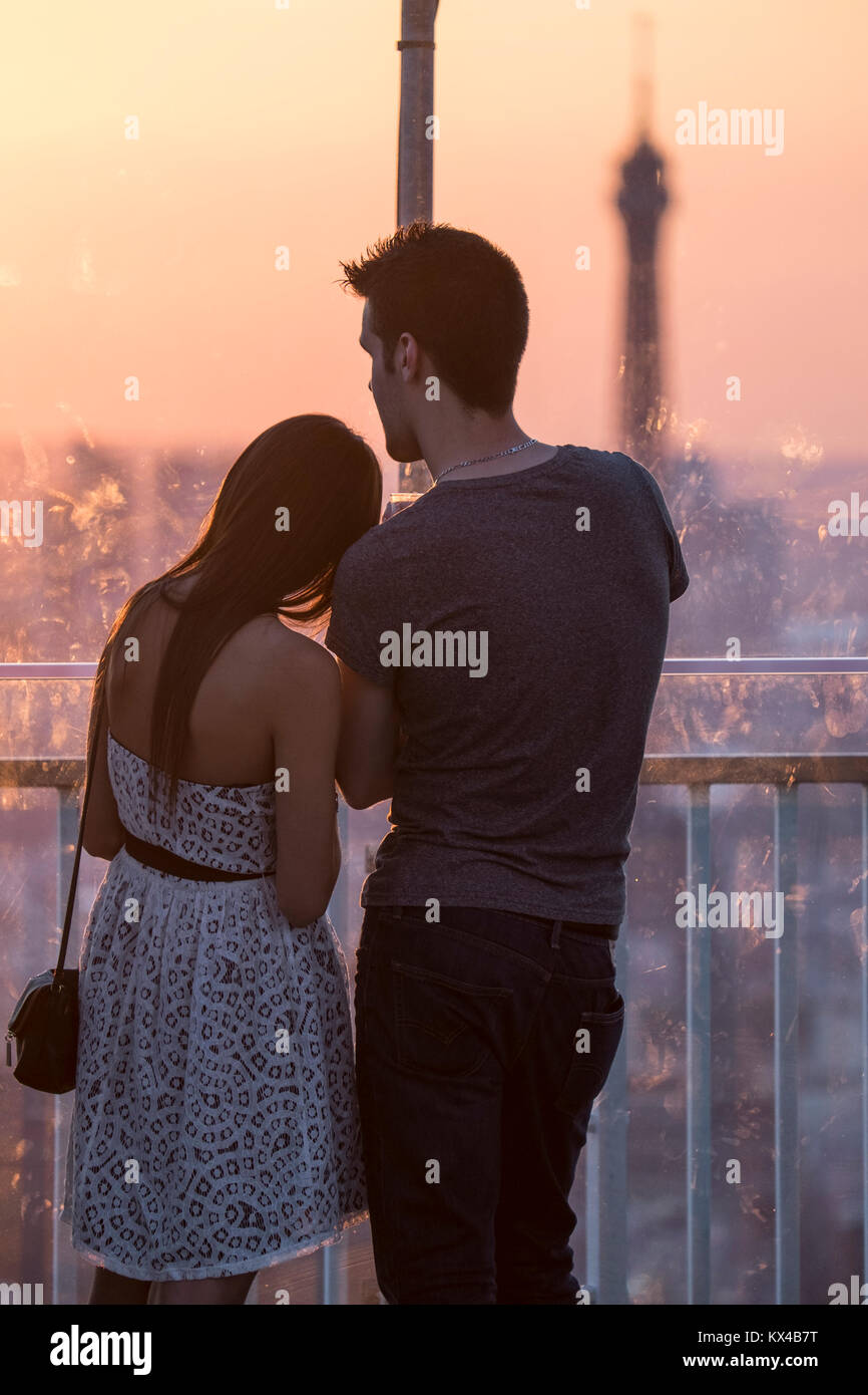 Francia, Parigi (75), Vista della Torre Eiffel dal ponte di osservazione della Torre di Montparnasse Foto Stock