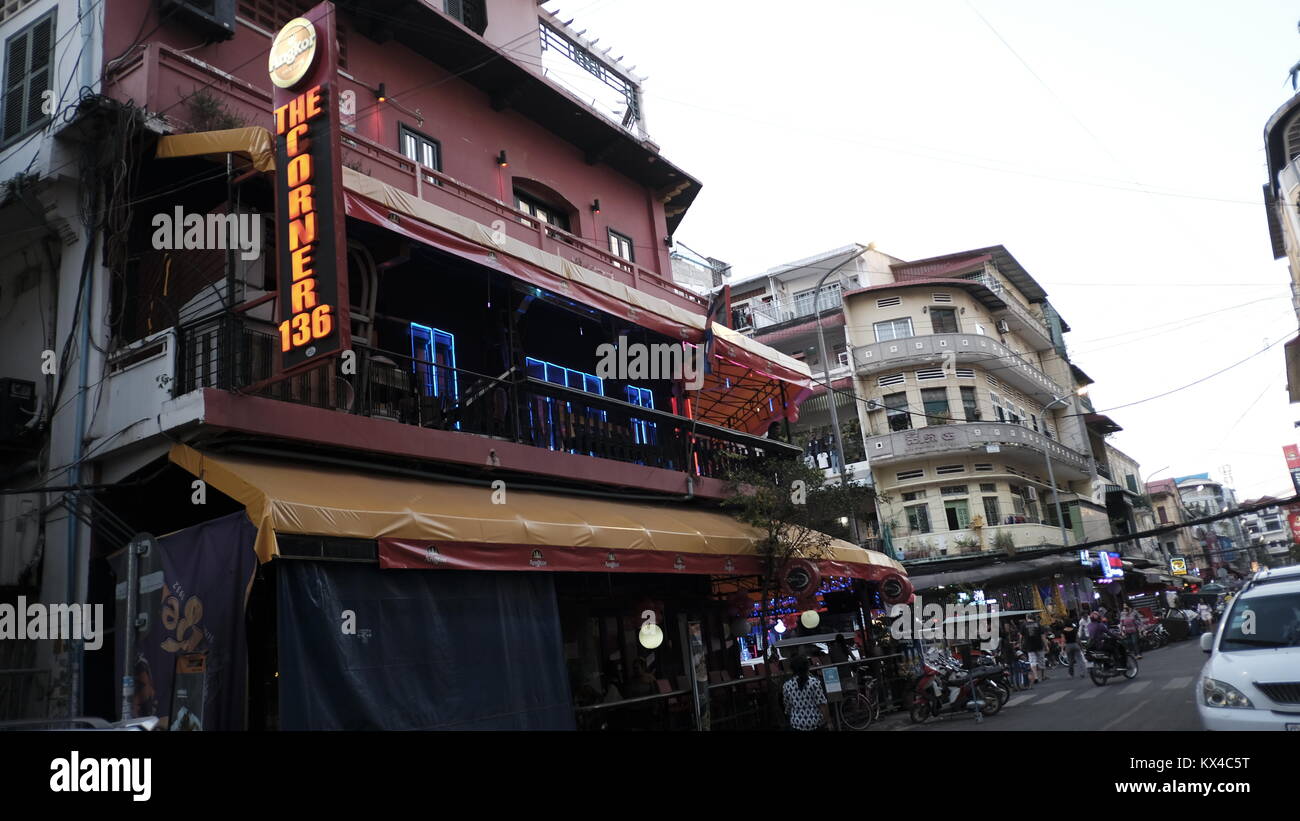 136 Street Tourist Area di Vita notturna Bar Area dopo ore di divertimento Foto Phnom Penh Cambogia Foto Stock