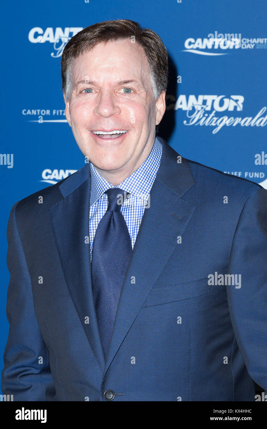 New York, NY - 11 Settembre 2017: Bob Costas assiste annuale Giornata di beneficenza ospitato da Cantor Fitzgerald, BGC e GFI a Cantor Fitzgerald Park Avenue Foto Stock