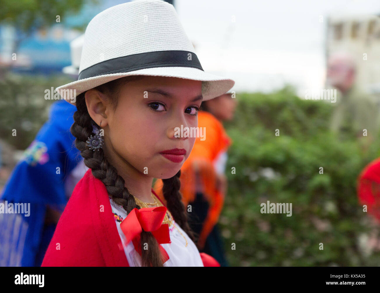 Giovane ragazza Galapagos età del bambino di dieci anni in un corteo di  strada, Isola di Santa Cruz, Isole Galapagos Ecuador America del Sud Foto  stock - Alamy