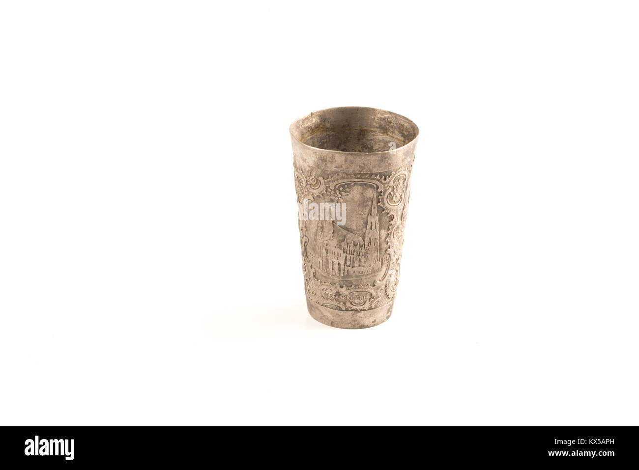 Handcrafted silver cup con telaio organico decorazione Foto Stock