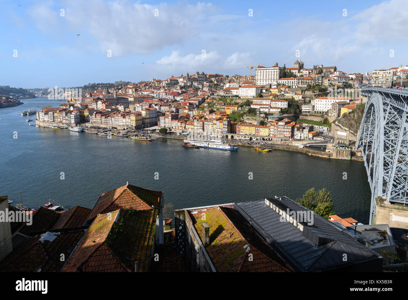 Vista sul fiume Douro a Porto, Portogallo Foto Stock