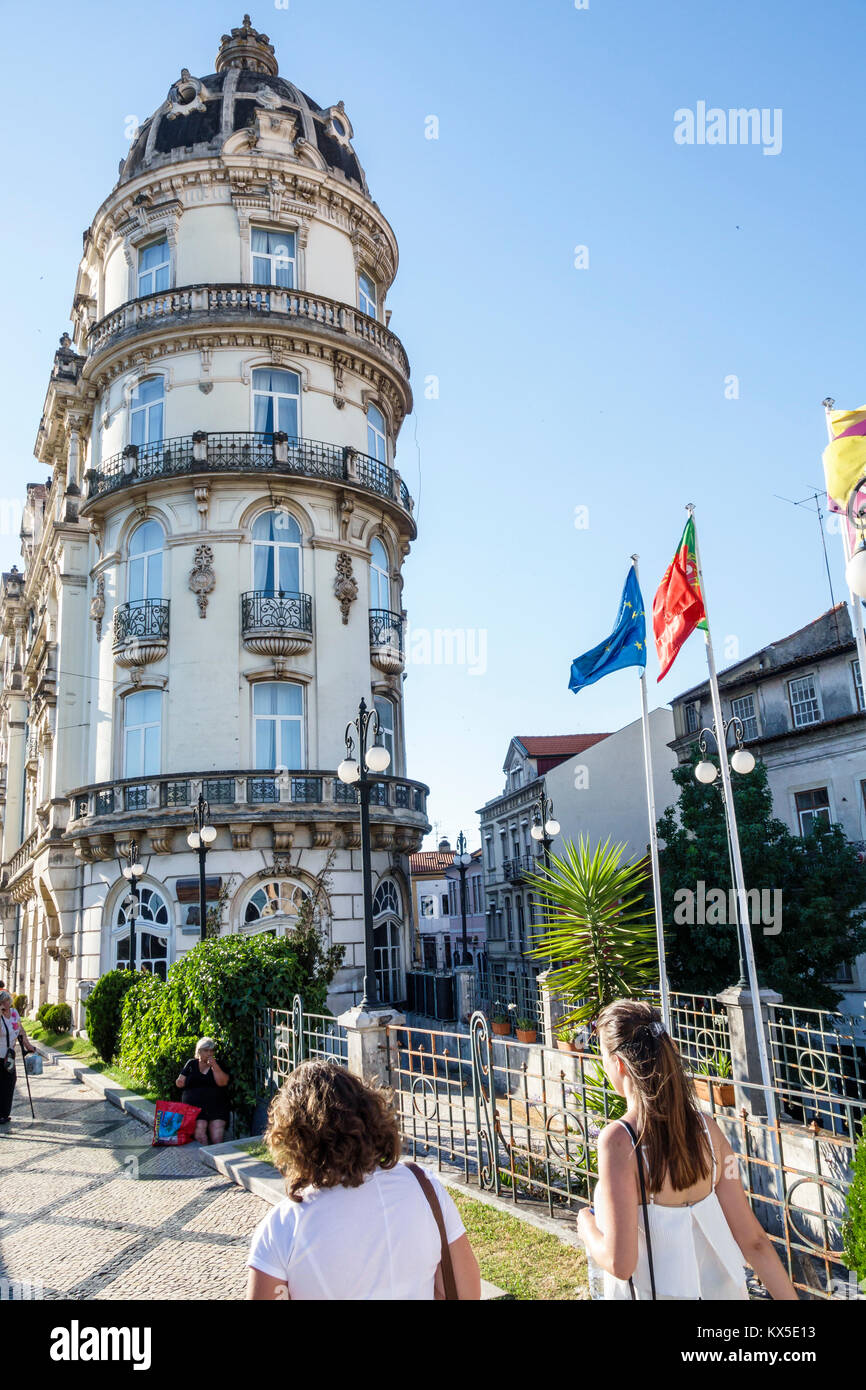 Coimbra Portugal,centro storico,Largo da Portagem,piazza principale,Astoria Hotel,1926,punto di riferimento,architettura Art Nouveau Parigina,Adaes Bermudes,esterno o Foto Stock