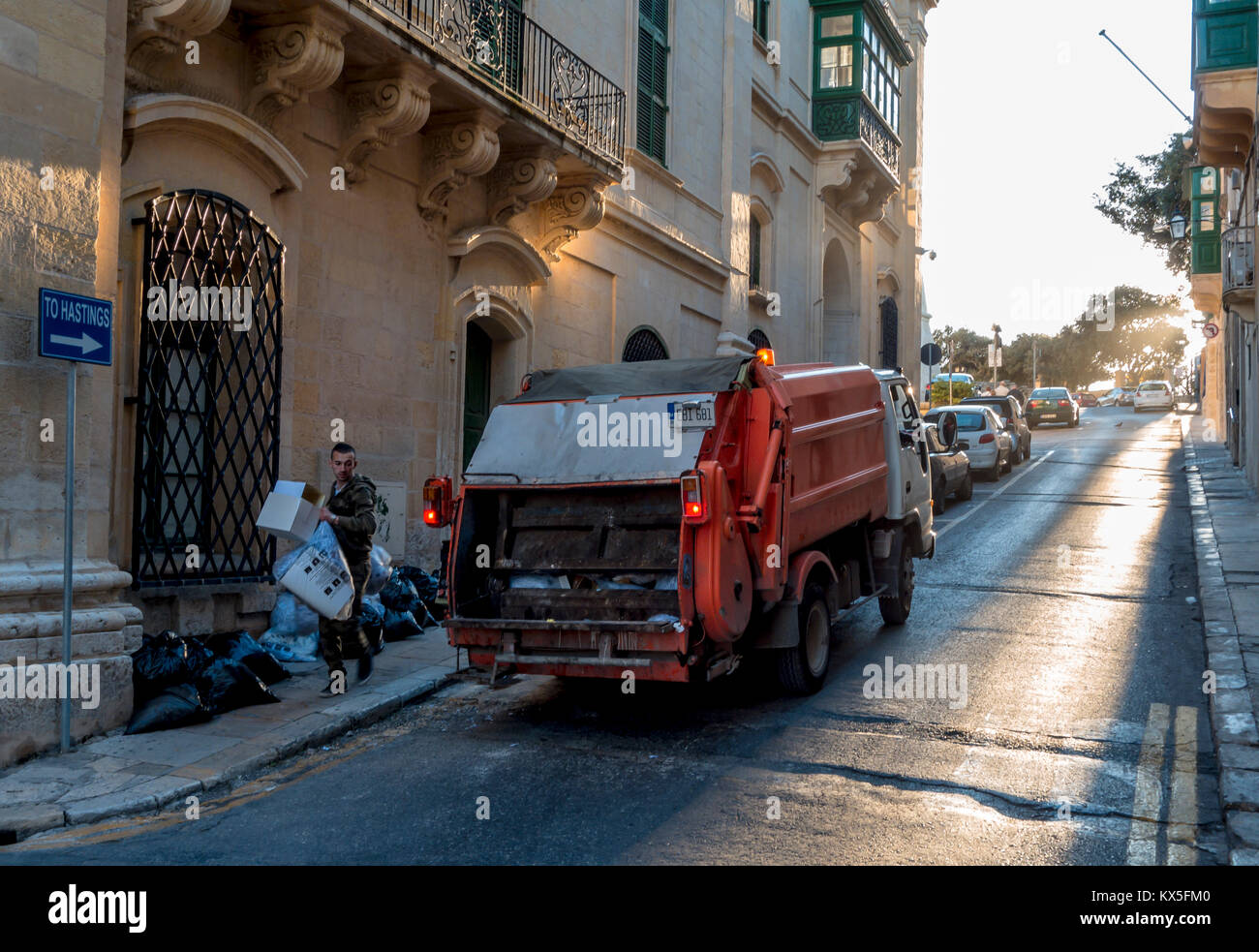 La raccolta dei rifiuti a La Valletta, la capitale europea della cultura nel 2018, Malta, Europa Foto Stock