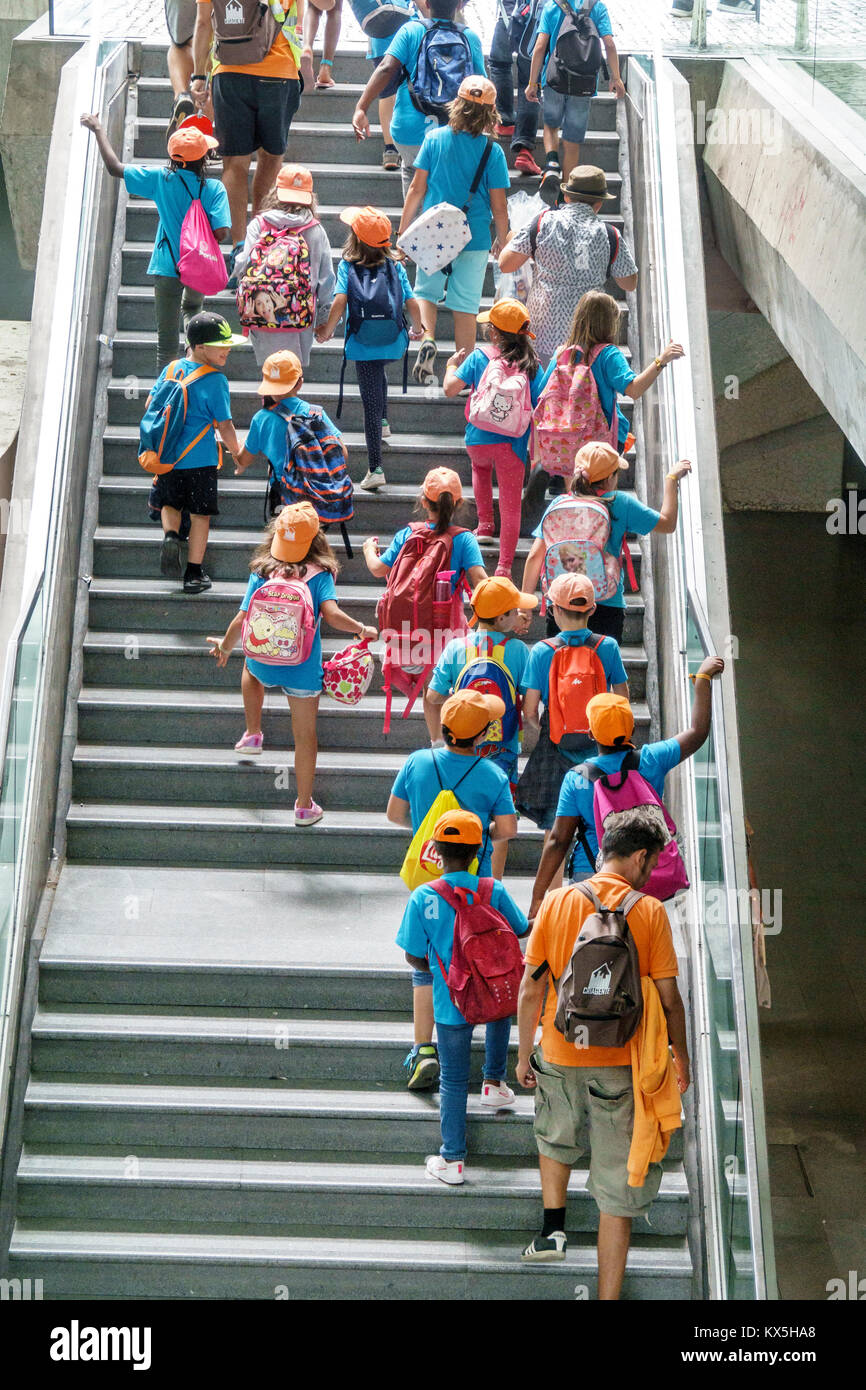 Lisbona Portogallo,Oriente,Parque das Nacoes,Parco delle Nazioni,Centro commerciale Vasco da Gama,centro,centro commerciale,scale,gita sul campo,escursione,scuola chil Foto Stock