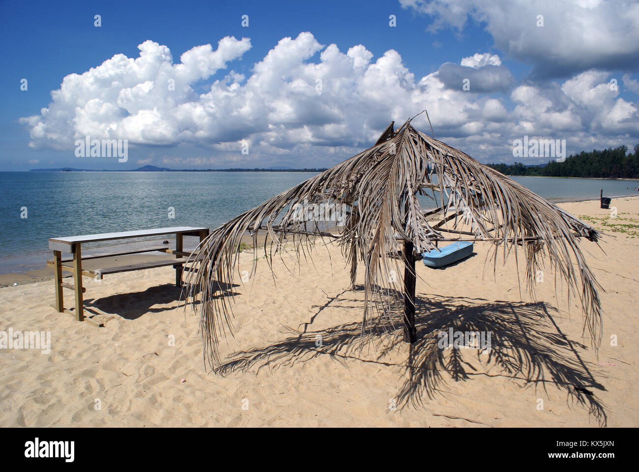 La tabella sulla spiaggia di Cherating, ast coast Malaysia Foto Stock