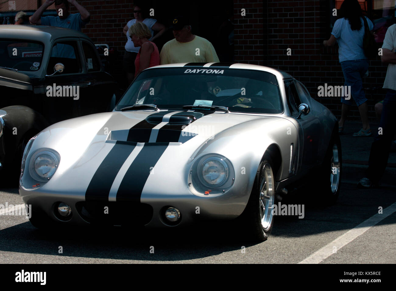 Si tratta di una replica di Carroll Shelby's Daytona Cobra Coupe che ha vinto il Campionato del Mondo nel 1965 e l'originale 1965 coupe venduto per $ 7,25 milioni d Foto Stock