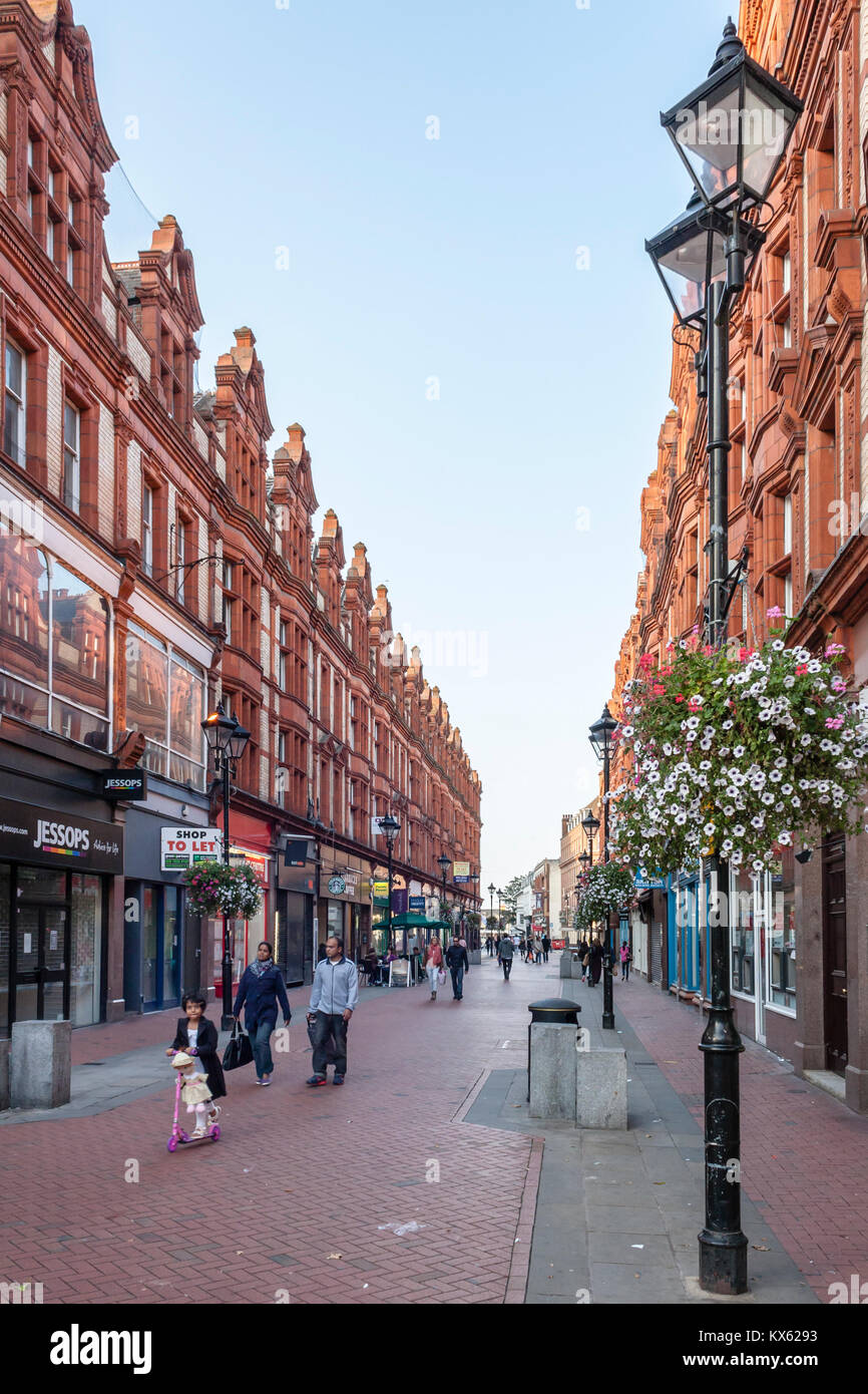Street nel centro di Reading, Berkshire, Inghilterra, GB, Regno Unito Foto Stock