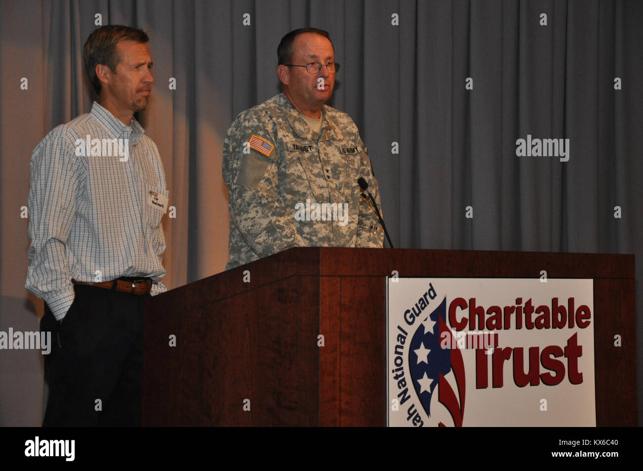 Stati Uniti Esercito nazionale del personale di guardia doveri giornalieri e di vita. Lavoro, formazione, aiutare, assistere, persone aiuto in caso di catastrofe, edificio, famiglia, amici, storia, funerali, ricordo, award, lasciando, distribuzione homecoming, benvenuto, addio, evento che celebra, divertimento, sport, fitness, di insegnamento e di apprendimento. Soldato, marinaio, airman, militare, veterano, servizio, dazio. Foto Stock