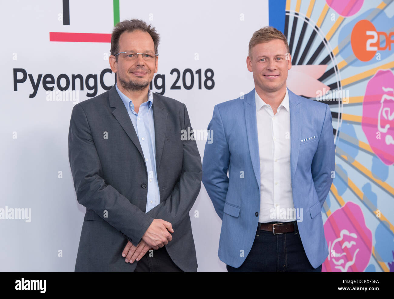 Vl: Hajo SEPPELT (ARD Doping-Experte) und Markus HARM (ZDF Doping/Sportpolitik Experte) ARD- /ZDF - Olympia- und Paralimpiadi Pressekonferenz in Berlino, Germania am 12.12.2017. |L'utilizzo in tutto il mondo Foto Stock