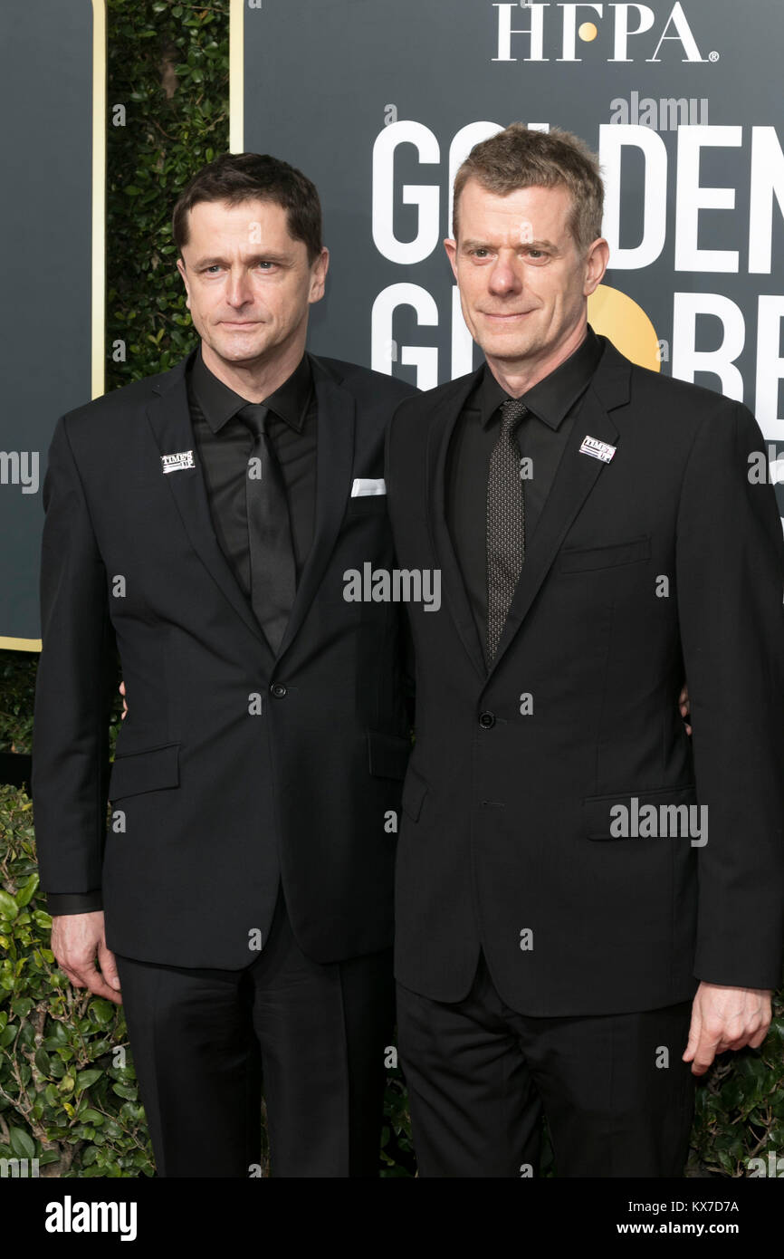 Los Angeles, Stati Uniti d'America. 08 gen 2018. I produttori Peter Czernin (L) e Graham Broadbent frequentare il settantacinquesimo Annuale di Golden Globe Awards, Golden Globes, presso l'Hotel Beverly Hilton di Beverly Hills, Los Angeles, Stati Uniti d'America, il 07 gennaio 2018. · Nessun filo servizio · Credito: Hubert Boesl/dpa/Alamy Live News Foto Stock