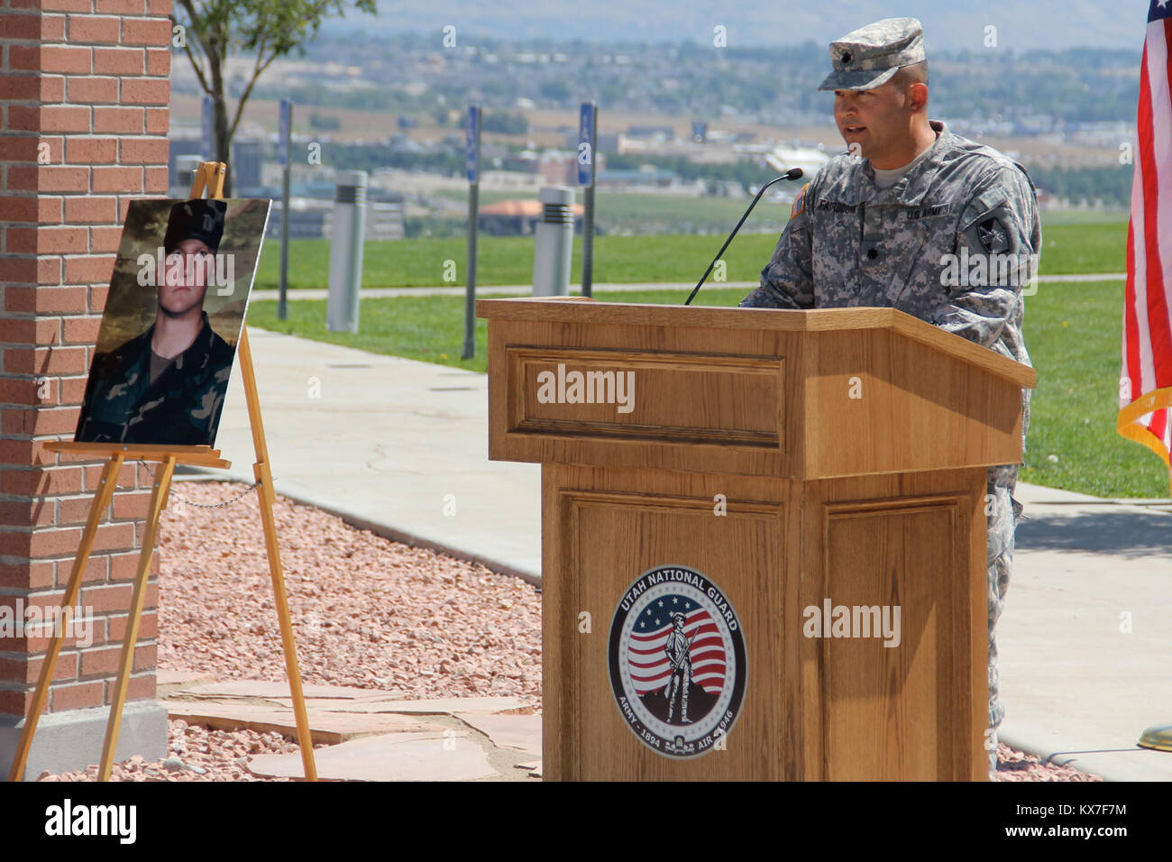 Utah esercito nazionale Guard rinomina il Camp Williams Readiness Center in onore dei caduti SOLDIER di seconda Lt. Scott B. Lundell Agu. 24, 2013. Lundell la famiglia era presente alla cerimonia. Foto Stock