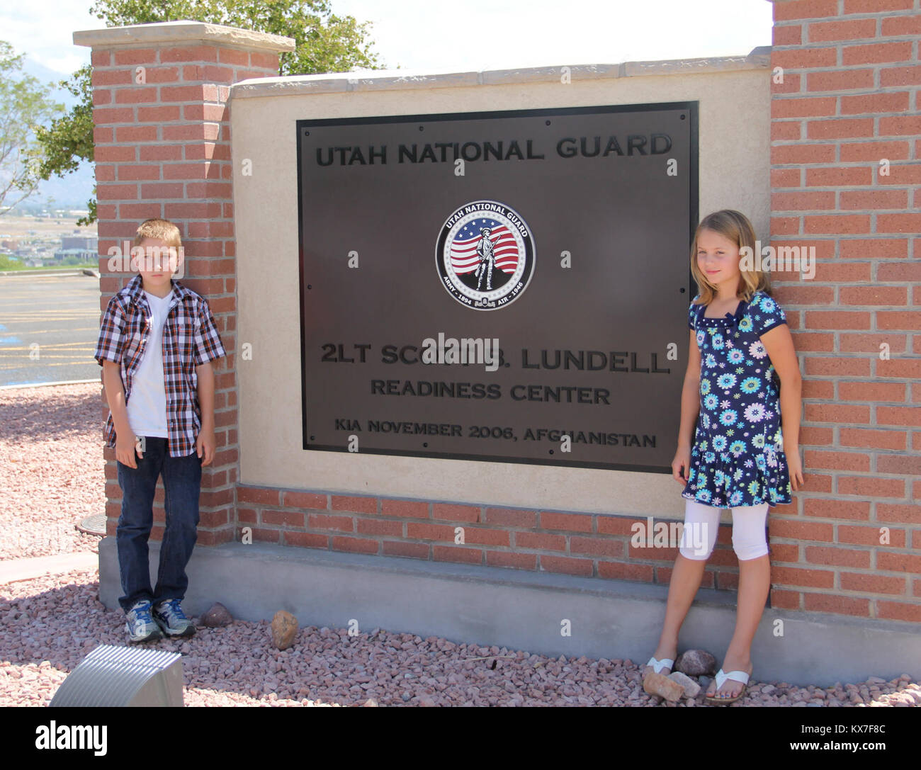 Utah esercito nazionale Guard rinomina il Camp Williams Readiness Center in onore dei caduti SOLDIER di seconda Lt. Scott B. Lundell Agu. 24, 2013. Lundell la famiglia era presente alla cerimonia. Foto Stock