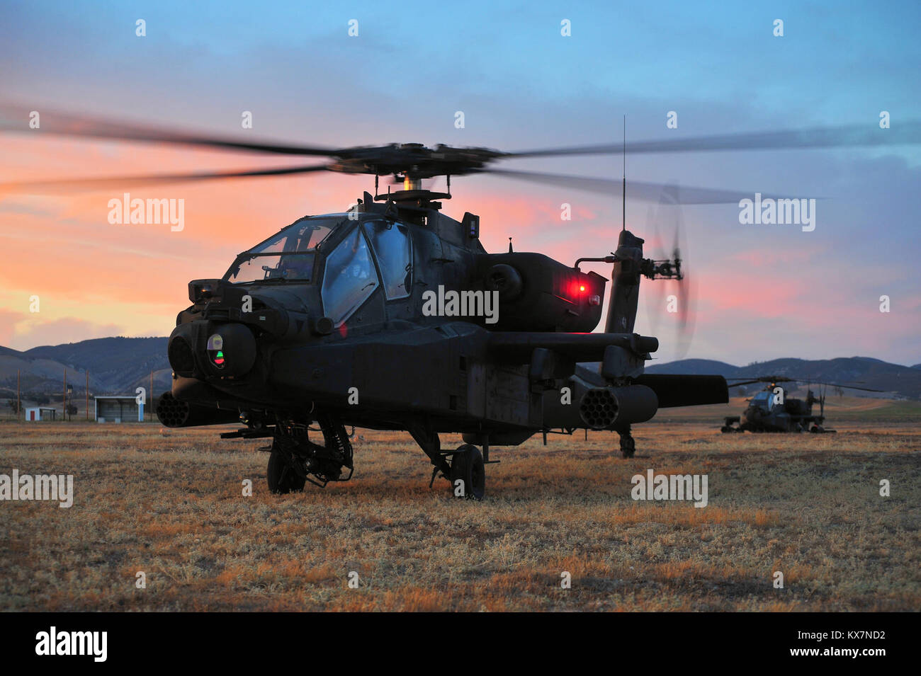 1-211th ARB partecipa in operazione tuono martello, una divisione a livello di evento di formazione con il quarantesimo cabina del California National Guard per giugno 2014. Foto Stock