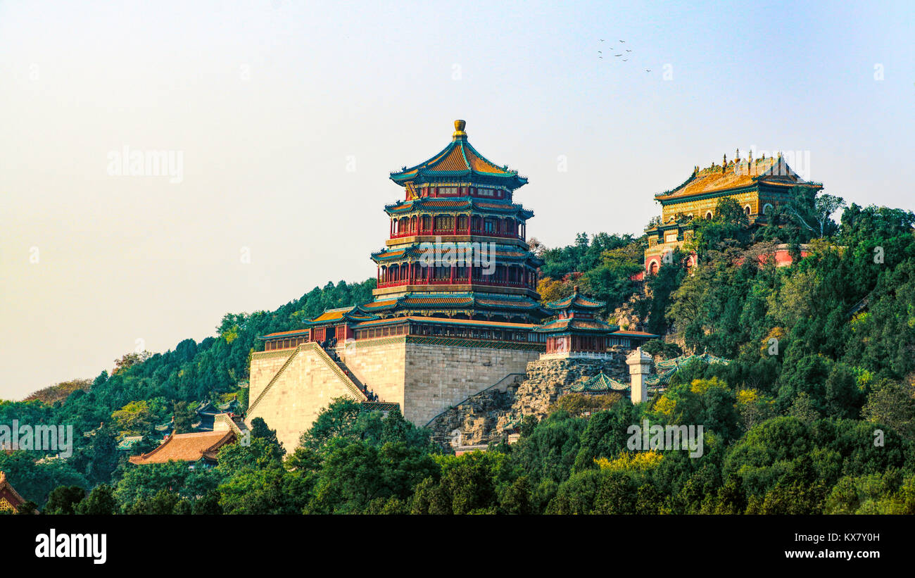 Fragranza buddista (incenso) e Mare di saggezza templi sulla longevità Mountain (Hill). Palazzo d'estate a Pechino, Cina Foto Stock