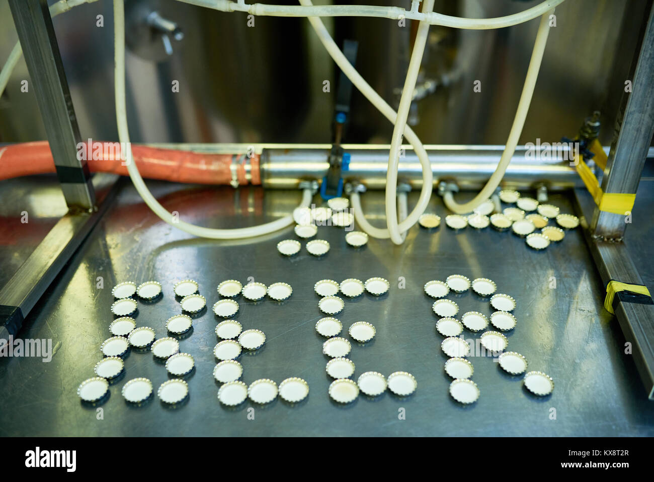 Utilizzo creativo di tappi di bottiglia Foto Stock