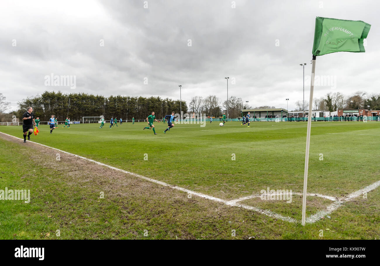 I tifosi guardano il calcio non campionato al Wolverhampton Casuals FC Ground a Brinsford Lane, Wolverhampton, Inghilterra Regno Unito. Foto Stock