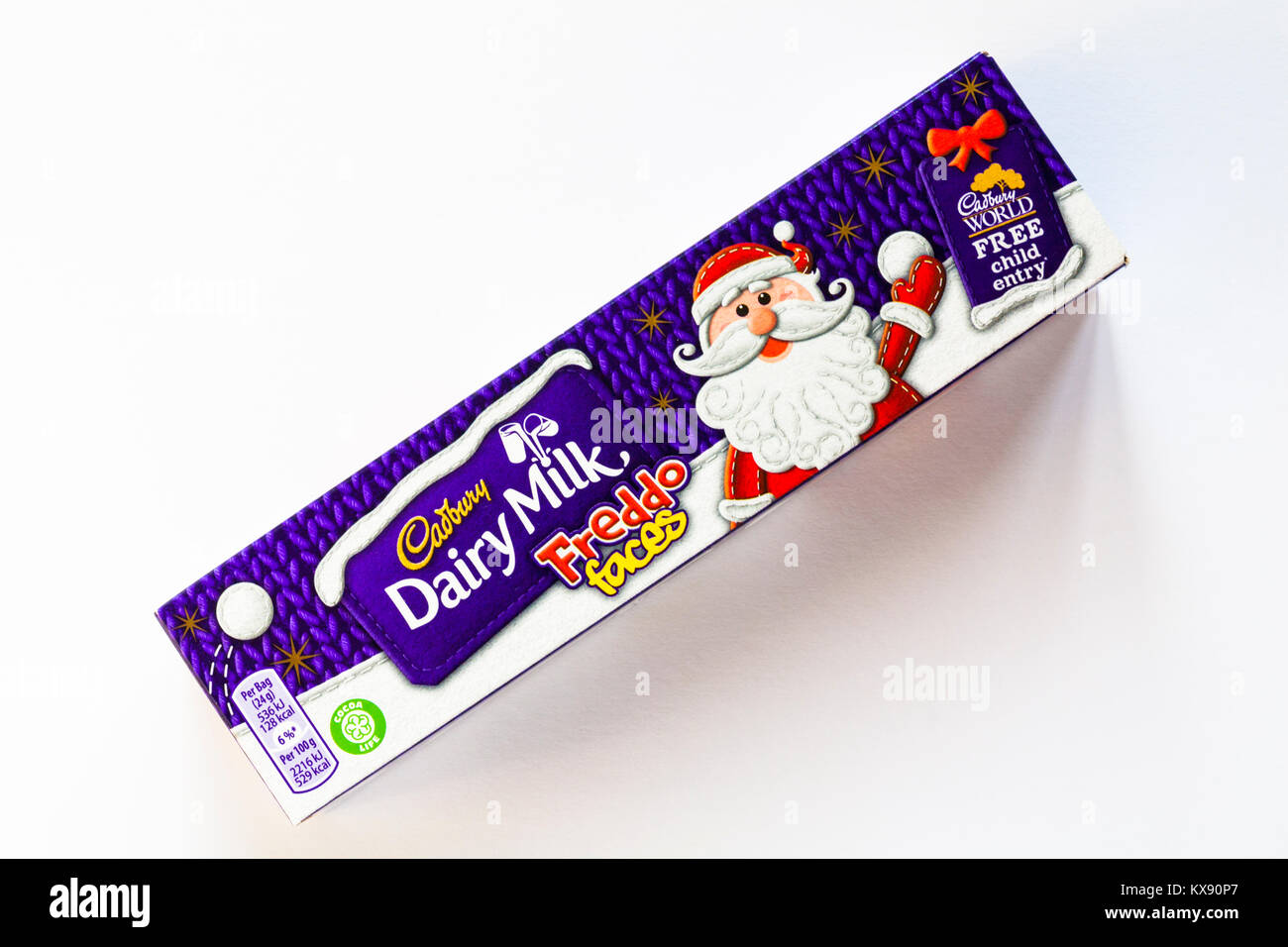 Scatola di Cadbury latte freddo facce cioccolatini scatola di festa per il Natale isolato su sfondo bianco Foto Stock