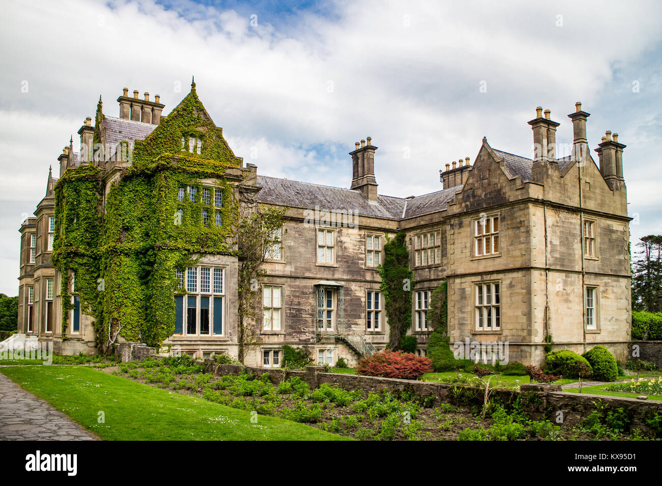 Muckross House, Bourn Vincent Memorial Park, Parco Nazionale di Killarney, Killarney, County Kerry, Irlanda, Europa Foto Stock