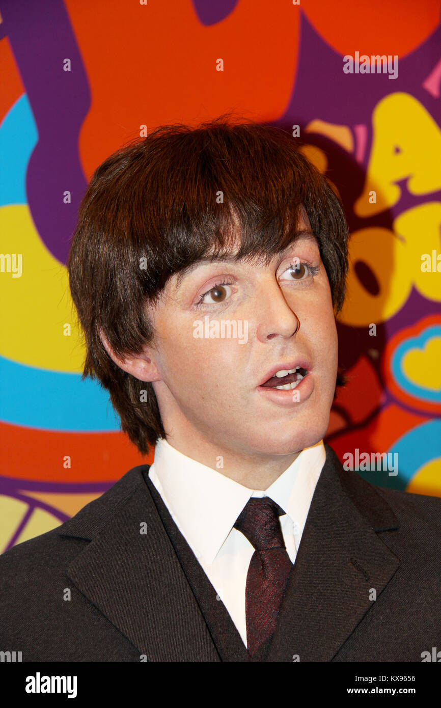 Londra - Regno Unito, 08, luglio 2014. Madame Tussauds a Londra. Waxwork statua di Paul Mccartney dei Beatles. Foto Stock