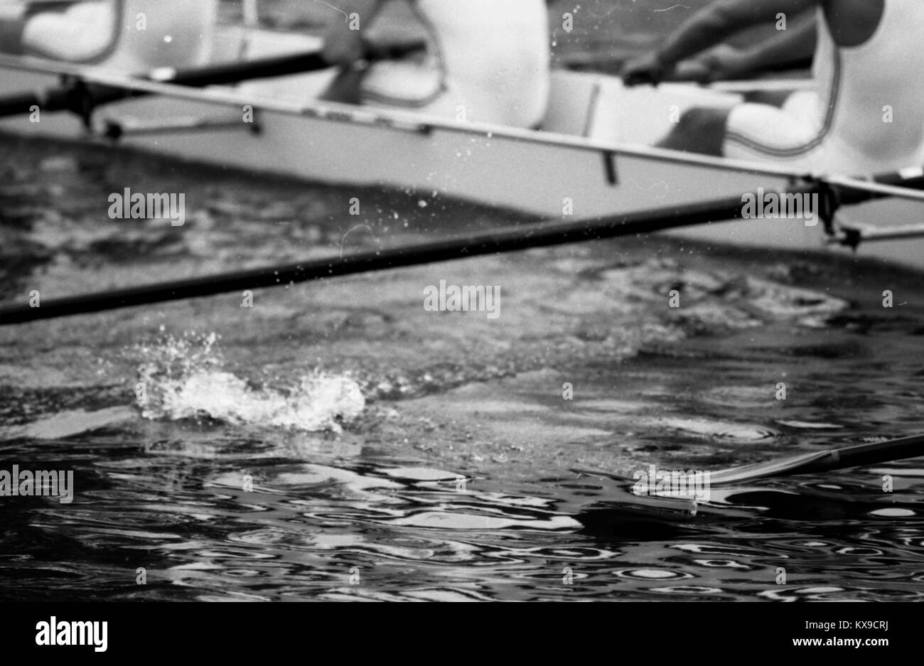 Luglio 1990, Henley on Thames, Oxfordshire, Inghilterra. Henley Royal Regatta di scena sul Fiume Tamigi. Foto di Tony Henshaw Foto Stock