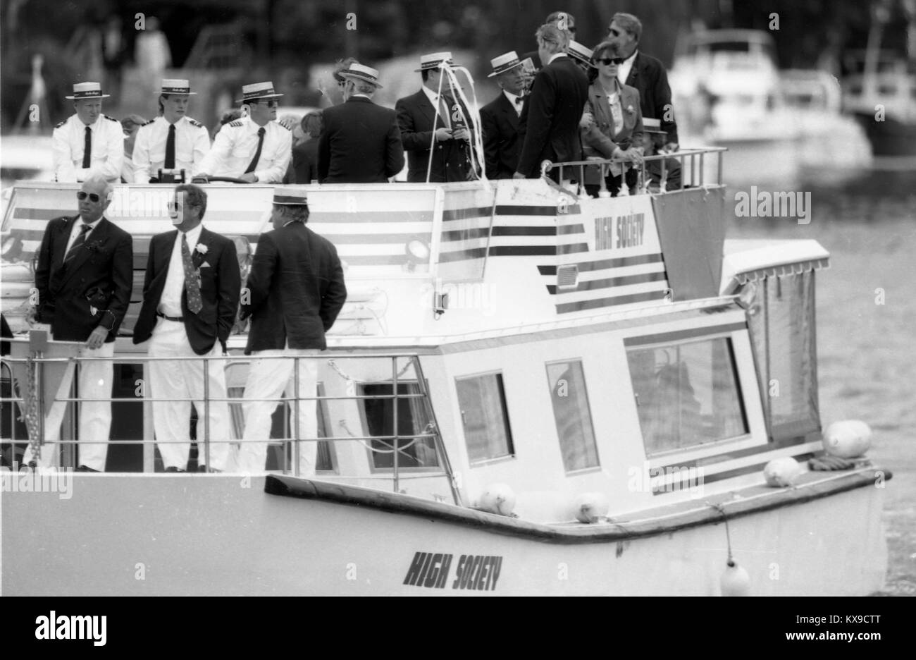 Luglio 1990, Henley on Thames, Oxfordshire, Inghilterra. Henley Royal Regatta di scena sul Fiume Tamigi. Foto di Tony Henshaw Foto Stock