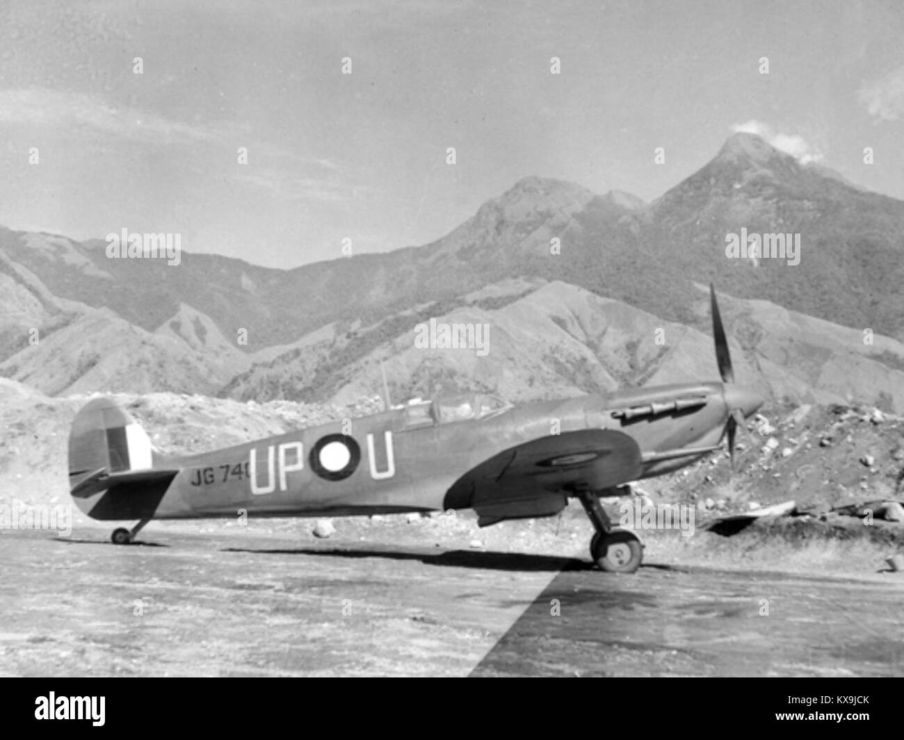 Fotografia di un aereo Spitfire del 79 Squadron della Royal Australian Air Force (RAAF), che documenta la storia e le operazioni dell'aviazione militare. Foto Stock