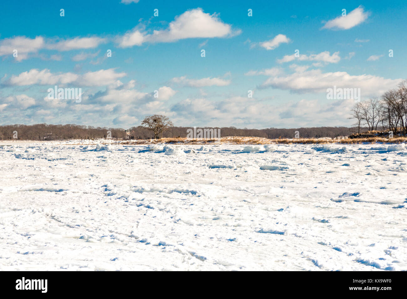 Congelati acqua salata sul shelter island ferry crossing Foto Stock