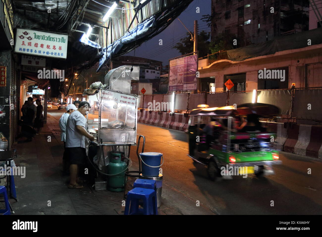 In rickshaw in Chinatown, Bangkok, Thailandia Foto Stock