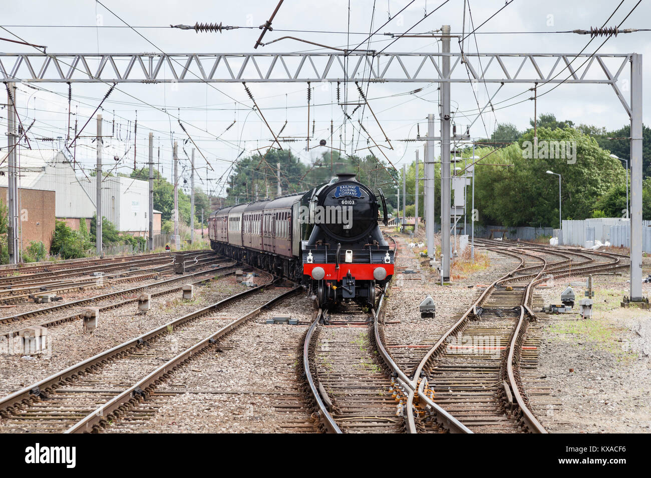 Il Flying Scotsman, conserve di locomotiva a vapore, capi del Waverley in Carlisle Citadel station in Cumbria. Foto Stock