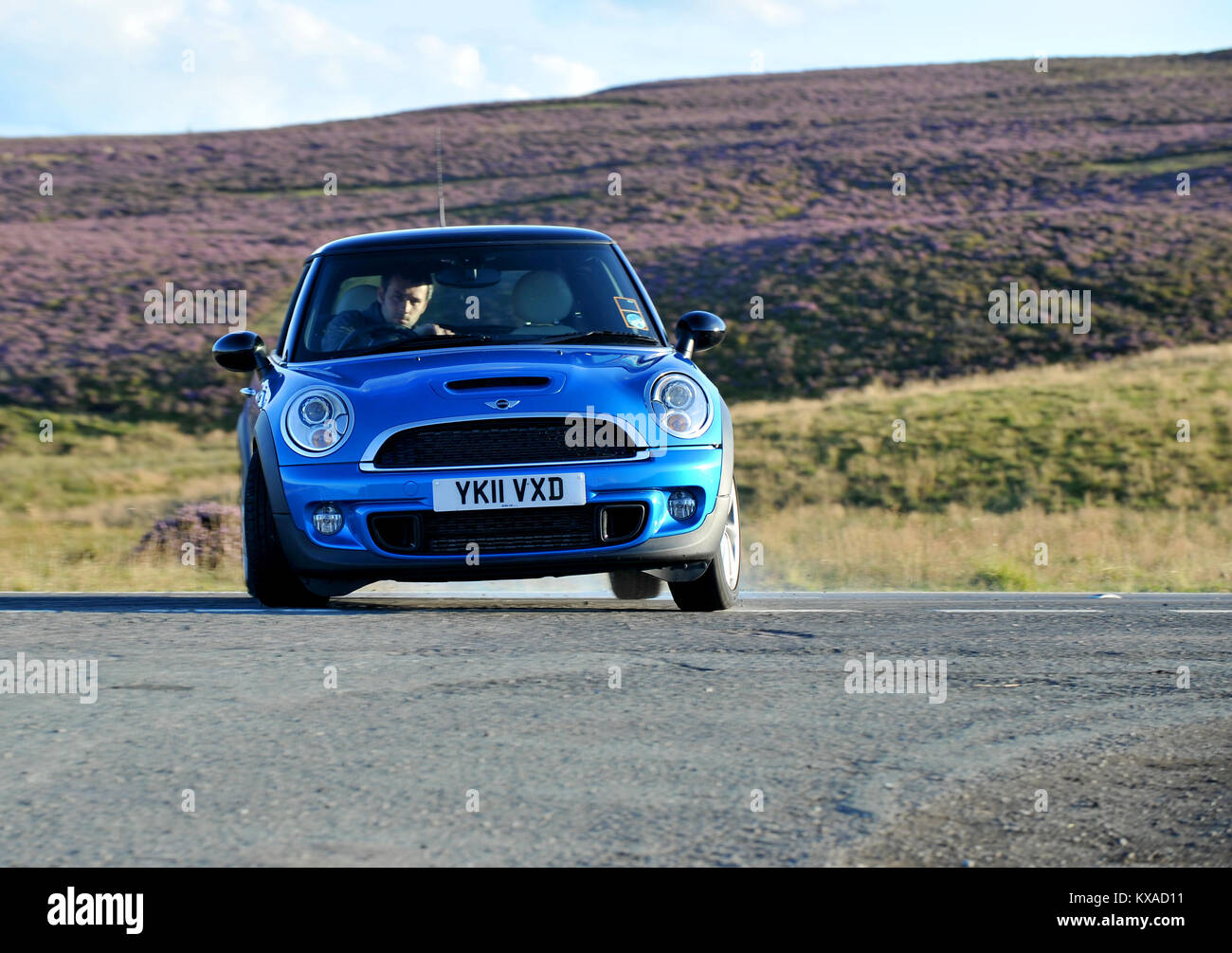2011 Mini Cooper S John Cooper Works freno di stazionamento ruotare lateralmente di deriva Foto Stock