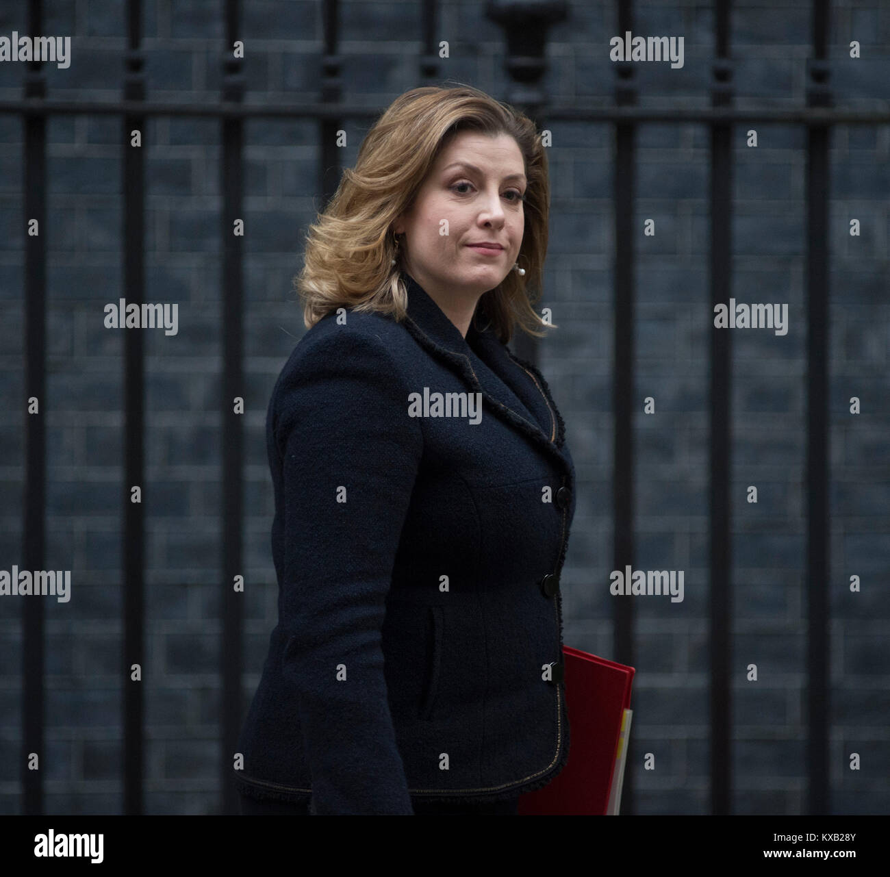A Downing Street, Londra, Regno Unito. Il 9 gennaio, 2018. I ministri del governo il vecchio e il nuovo in Downing Street per cabinet settimanale riunione del giorno successivo rimpasto di governo. Penny Mordaunt, Segretario di Stato per lo Sviluppo Internazionale, Sviluppo Internazionale Segretario, lasciando. Credito: Malcolm Park/Alamy Live News. Foto Stock