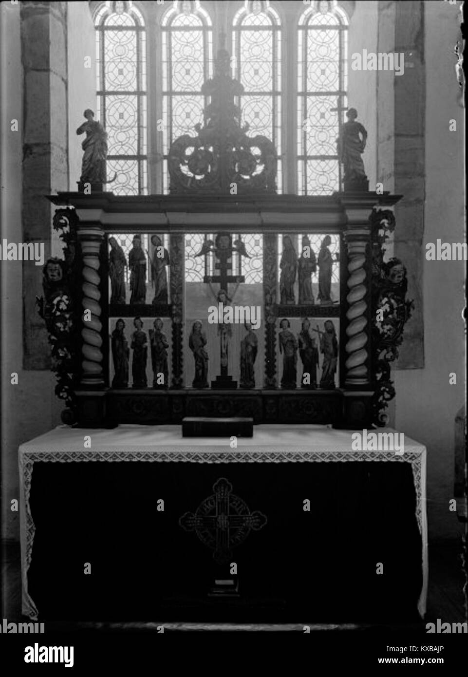 La chiesa di Hörsne in Svezia è una chiesa medievale in pietra conosciuta per i suoi elementi architettonici romanici e gotici e il suo ruolo storico nella comunità di Gotland. Foto Stock