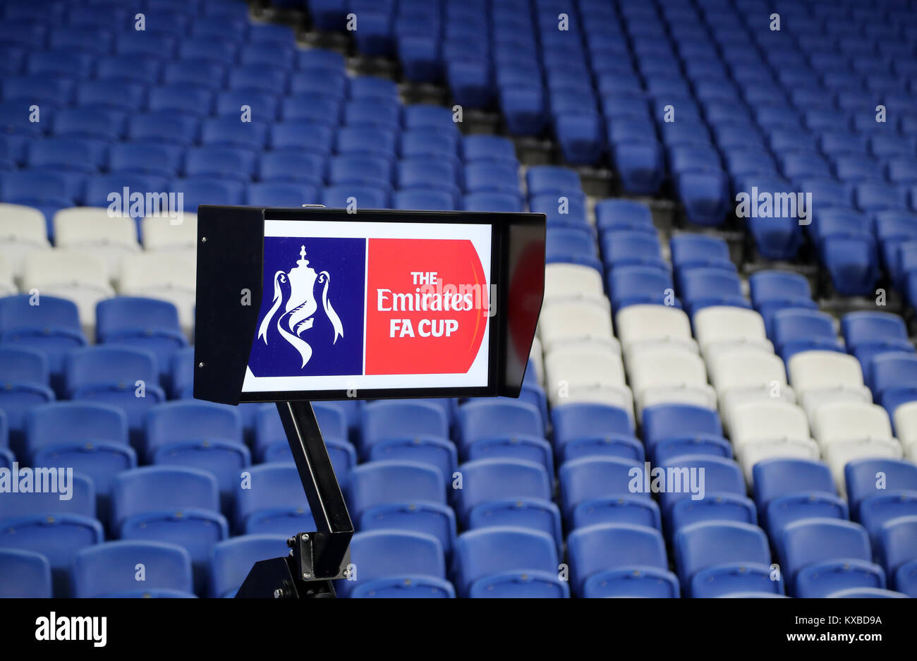 Una panoramica del sistema di Video Assistant Referee (VAR), che verrà utilizzato per la fa Cup di stasera, terza partita allo stadio AMEX tra Brighton & Hove Albion e Crystal Palace. PREMERE ASSOCIAZIONE foto. Data immagine: Lunedì 8 gennaio 2018. Scopri la storia di calcio della Pennsylvania Brighton. Il credito fotografico dovrebbe essere: Gareth Fuller/PA Wire. RESTRIZIONI: Nessun utilizzo con audio, video, dati, elenchi di apparecchi, logo di club/campionato o servizi "live" non autorizzati. L'uso in-match online è limitato a 75 immagini, senza emulazione video. Nessun utilizzo nelle scommesse, nei giochi o nelle pubblicazioni di singoli club/campionati/giocatori. Foto Stock