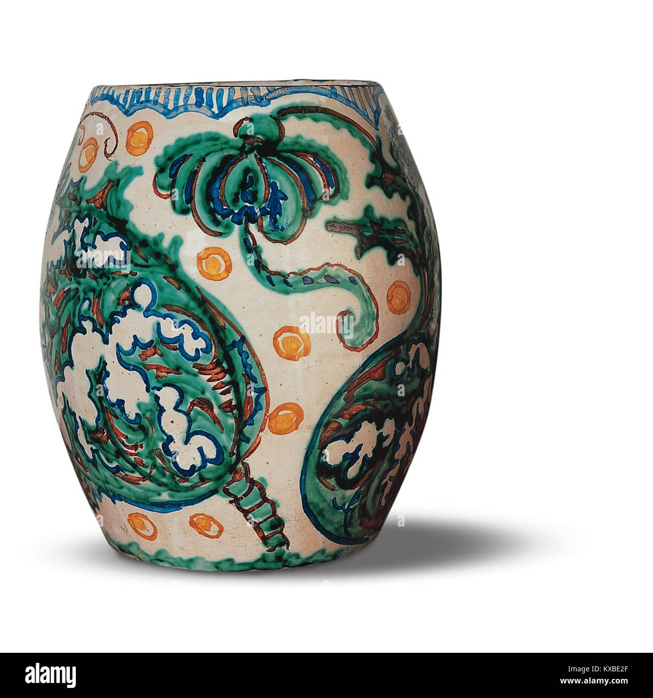 Un'opera d'arte in ceramica di Marian Burgués, che mette in risalto la sua distintiva maestria artigianale, il design e l'innovazione artistica nelle tradizioni europee della ceramica. Foto Stock