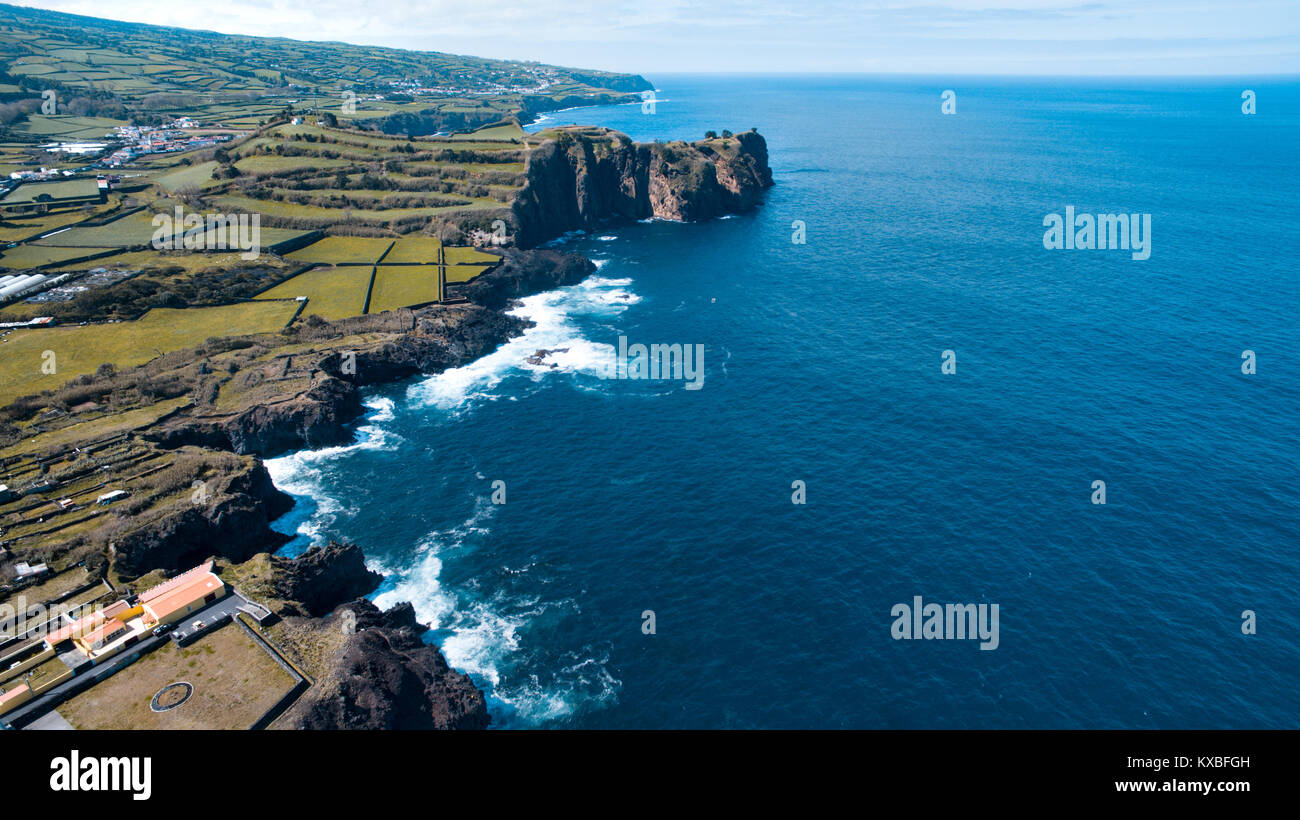 Vista aerea delle Isole Azzorre costa in Ponta Delgada Portogallo Foto Stock
