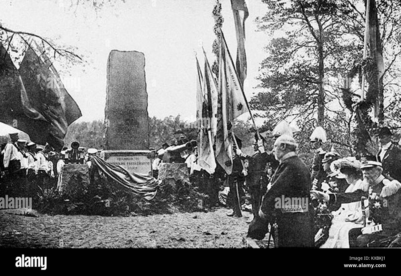 Monumento a Skogsö, inaugurato nel 1905 vicino a Saltsjöbaden, Svezia, per commemorare il ritorno dei resti di re Gustavo II Adolfo in Svezia nel 1634. Foto Stock