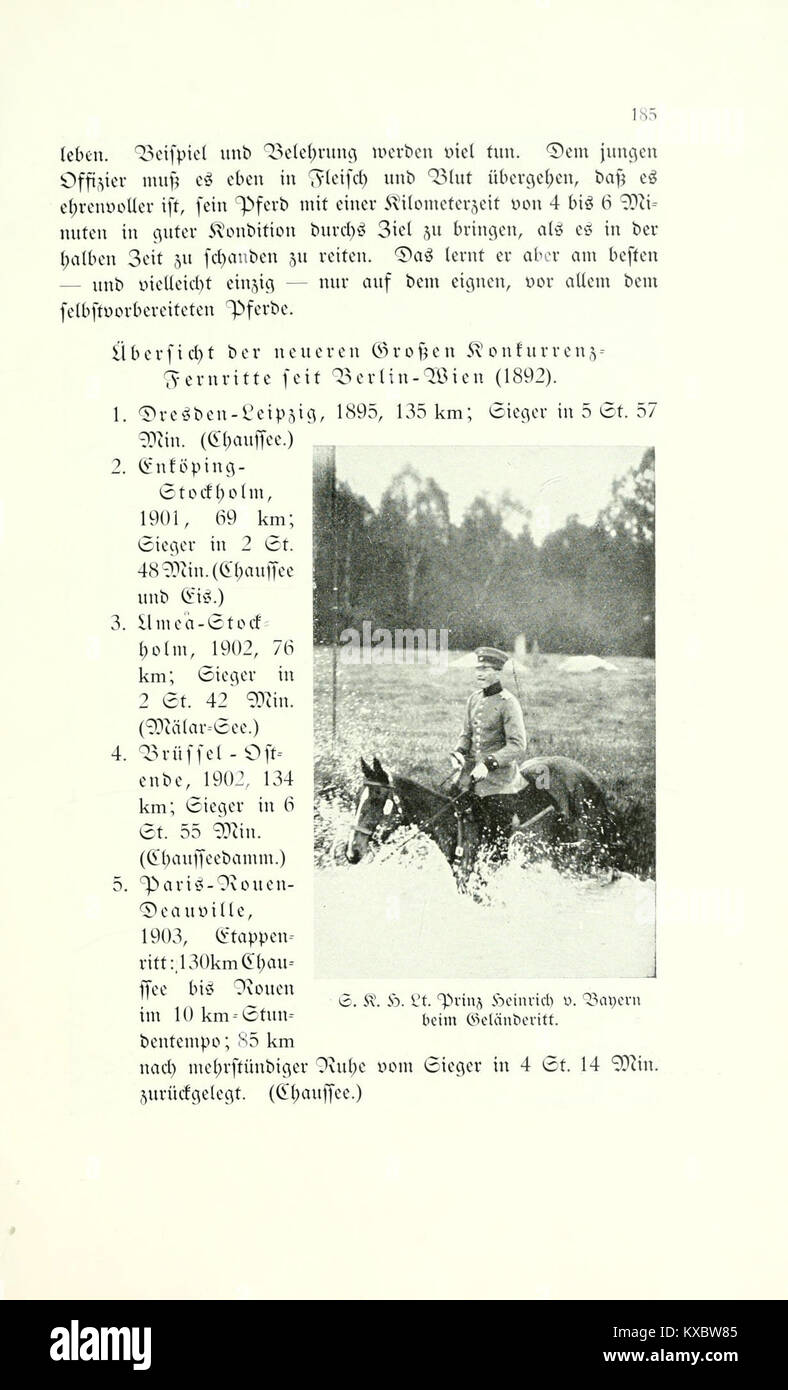 Una fotografia d'archivio di "Springprüfungen und Geländeritte" raffigurante gare di salto a cavallo e di equitazione, che documenta lo sport equestre dei primi anni del XX secolo in Germania. Foto Stock