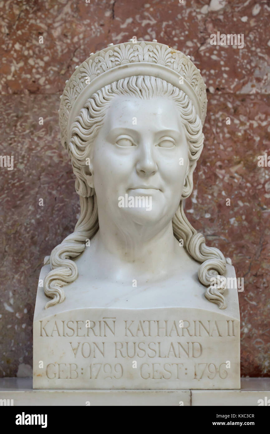 L'imperatrice Caterina la Grande di Russia. Busto in marmo da scultore tedesco August Julius Wredow (1830) sul display nella hall of fame nel Walhalla Memorial vicino a Regensburg in Baviera, Germania. Foto Stock