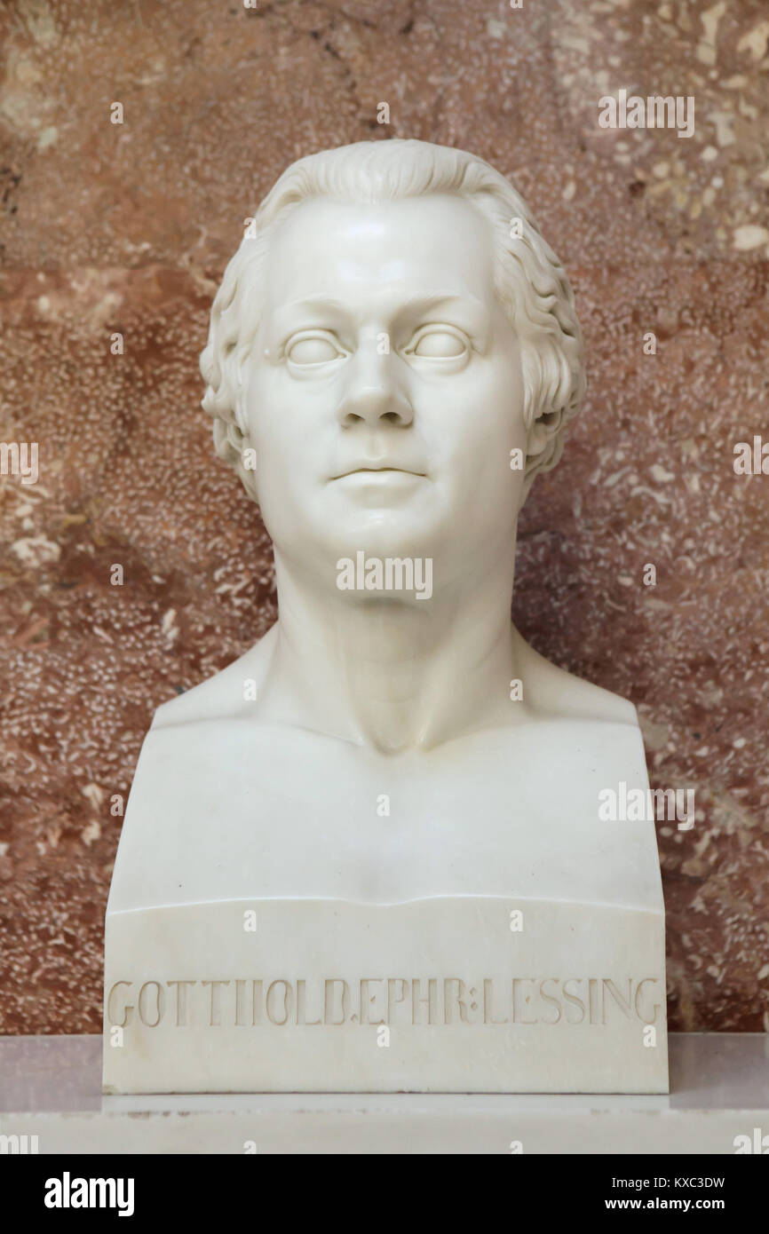 Scrittore tedesco e filosofo Gotthold Ephraim Lessing. Busto in marmo da scultore tedesco Christian Friedrich Tieck (1813) sul display nella hall of fame nel Walhalla Memorial vicino a Regensburg in Baviera, Germania. Foto Stock