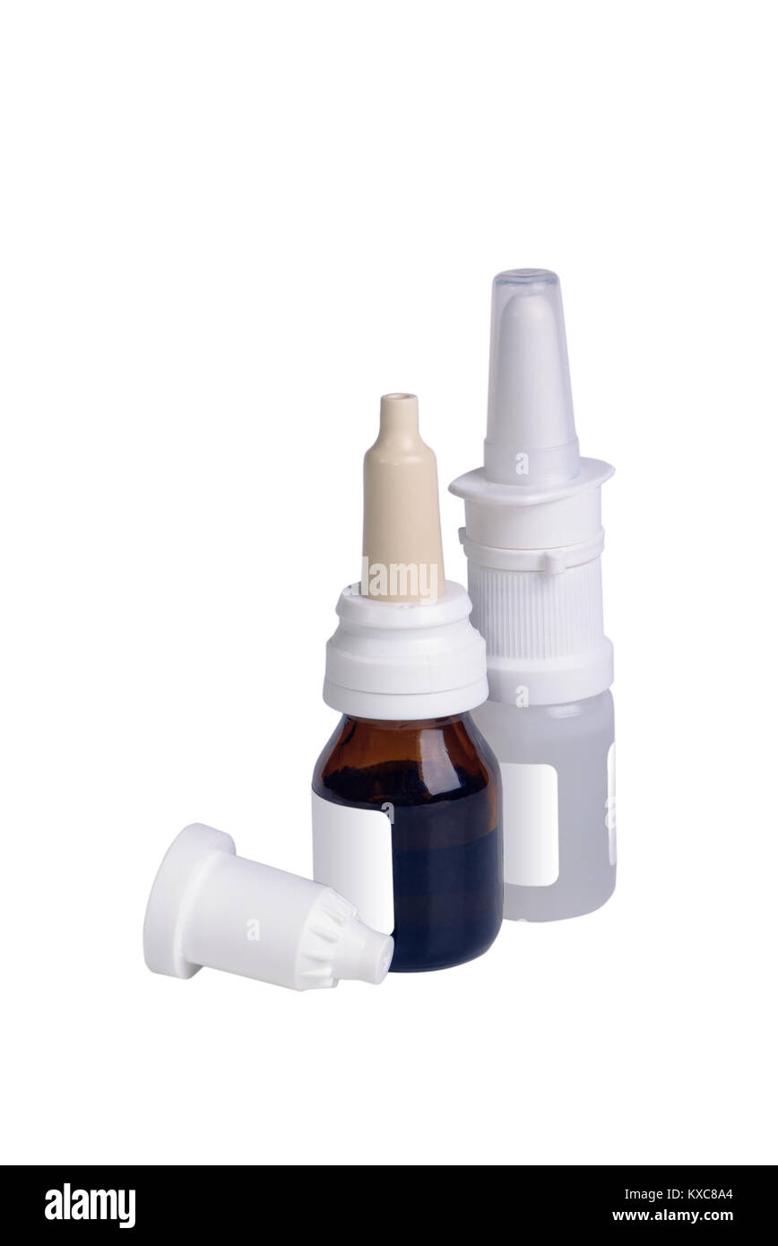 Due bottiglie con gocce nasali isolato su bianco Foto Stock