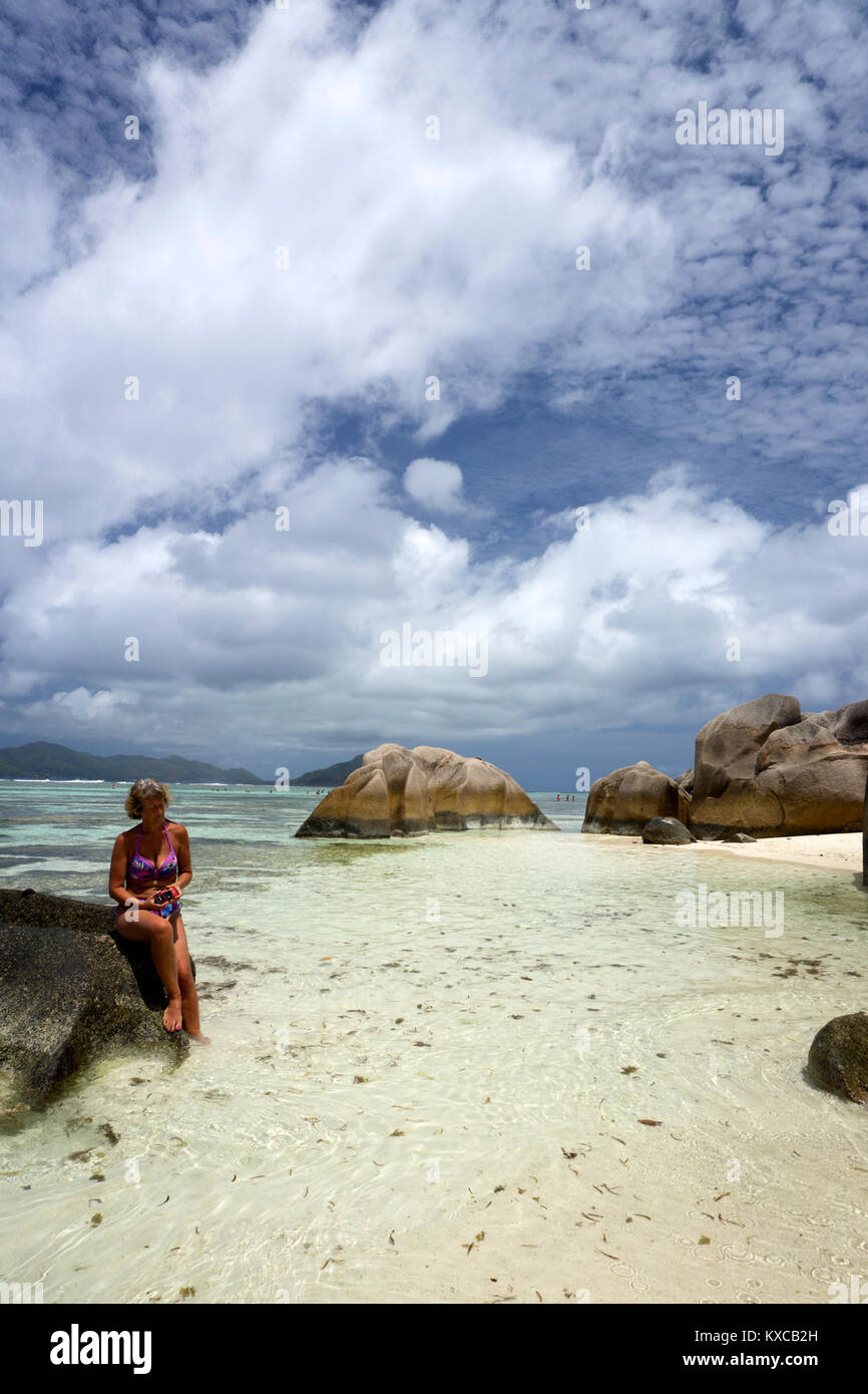 La più fotografata beach in tutto il mondo.La Digue. Anse La Source Argent a La Union. Foto Stock