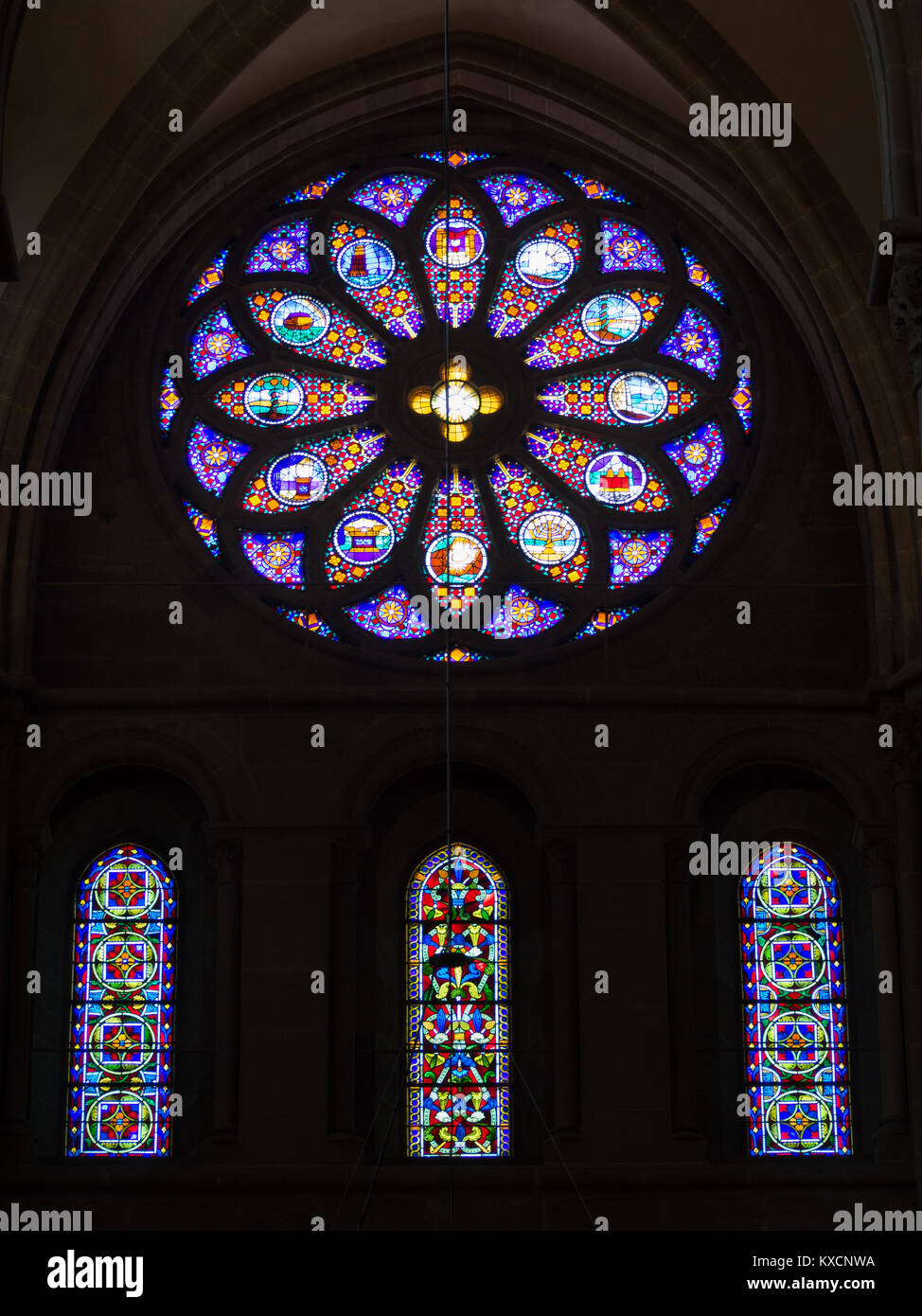 Le finestre di vetro macchiate di Ginevra la Basilica di San Pietro Foto Stock