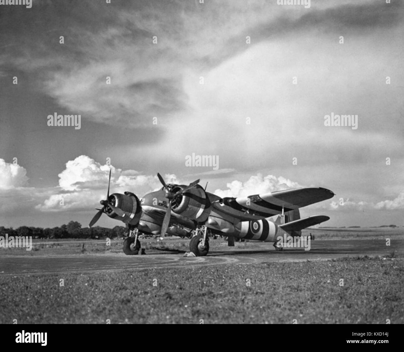 Una fotografia storica del 455 Squadron, probabilmente della Royal Air Force o di un'altra forza militare. L'immagine può catturare il personale o gli aerei, concentrandosi sul significato storico dello squadrone nell'aviazione militare. Foto Stock