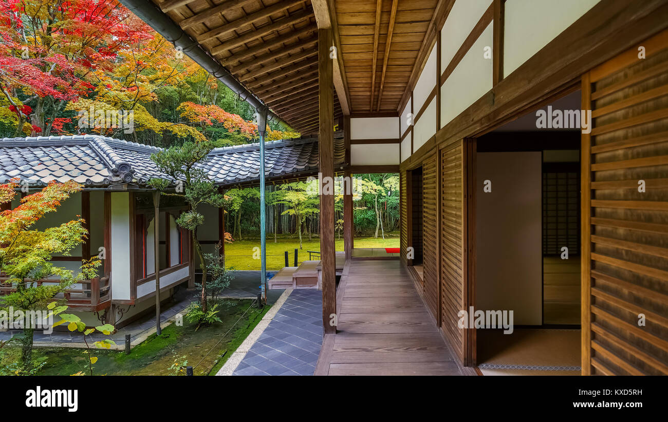 Koto-nel tempio di Kyoto, Giappone KYOTO, Giappone - 22 ottobre: Koto-nel tempio di Kyoto, Giappone il 22 ottobre 2014. Uno dei sub Daitokuji templi, fondato io Foto Stock