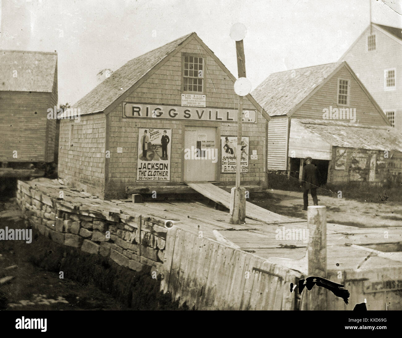 Antique circa 1905 foto, nell'steamship wharf a Riggsville (ora Robinhood), Maine in Sagadahoc County, Stati Uniti d'America. Foto Stock